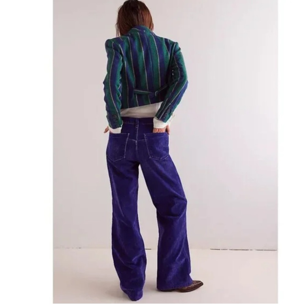 Tinsley Baggy High-Rise 
Flocked Jeans
We The Free
NWT
- Twilight Blue or Brown - Picture 5 of 15